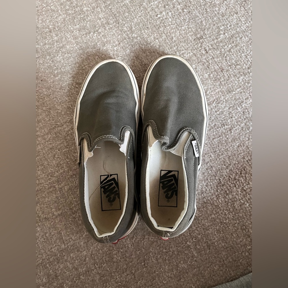 •slip on vans ☑️•